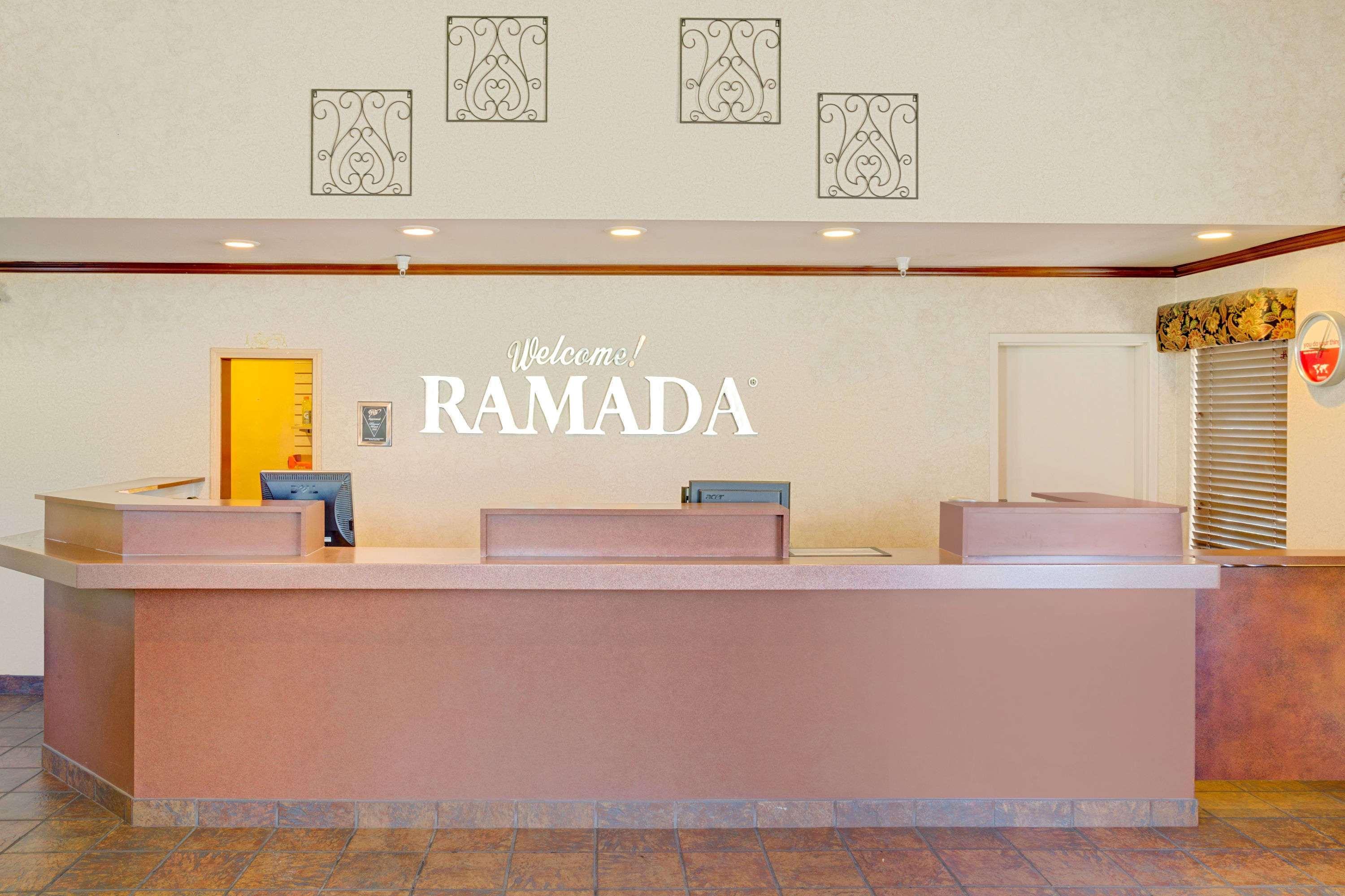 Ramada By Wyndham Draper Hotel Eksteriør billede